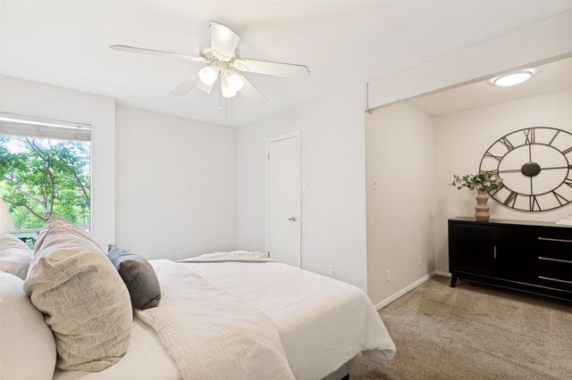 2702 Douglas Avenue 143, Dallas, TX 75219