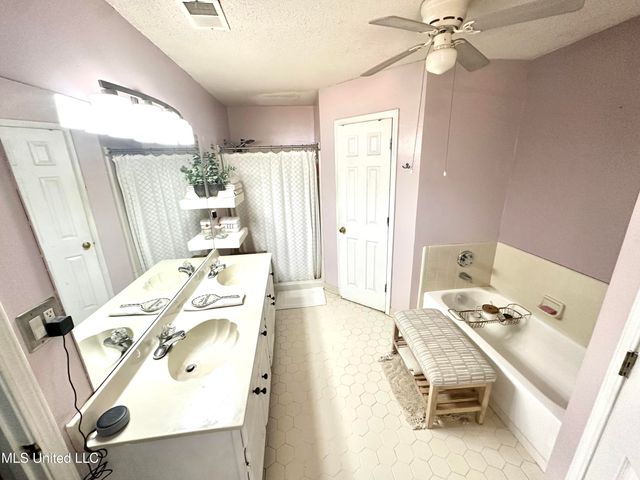 7803 Stacey Drive, Southaven, MS 38671