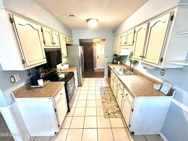 7803 Stacey Drive, Southaven, MS 38671