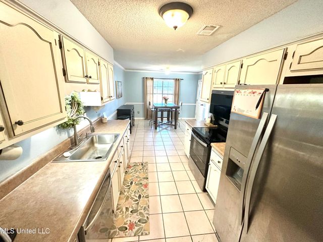 7803 Stacey Drive, Southaven, MS 38671