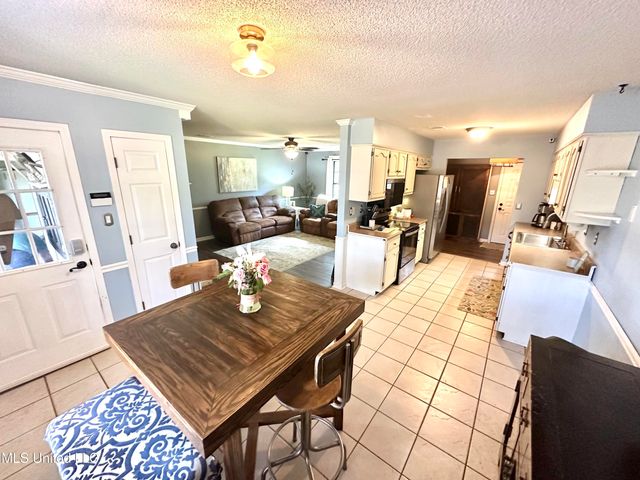 7803 Stacey Drive, Southaven, MS 38671