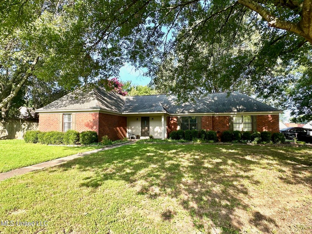 7803 Stacey Drive, Southaven, MS 38671