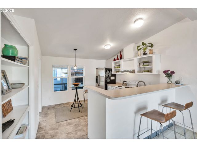 8300 Ne QUATAMA St 28, Hillsboro, OR 97006