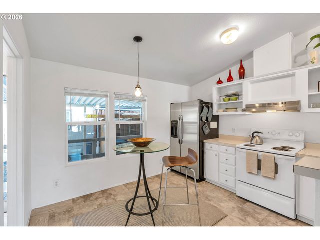 8300 Ne QUATAMA St 28, Hillsboro, OR 97006