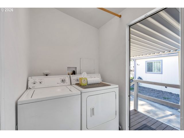 8300 Ne QUATAMA St 28, Hillsboro, OR 97006