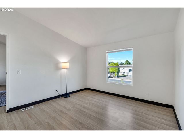 8300 Ne QUATAMA St 28, Hillsboro, OR 97006