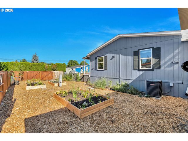 8300 Ne QUATAMA St 28, Hillsboro, OR 97006