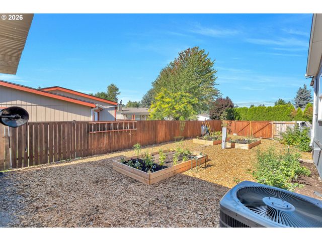 8300 Ne QUATAMA St 28, Hillsboro, OR 97006