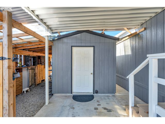 8300 Ne QUATAMA St 28, Hillsboro, OR 97006