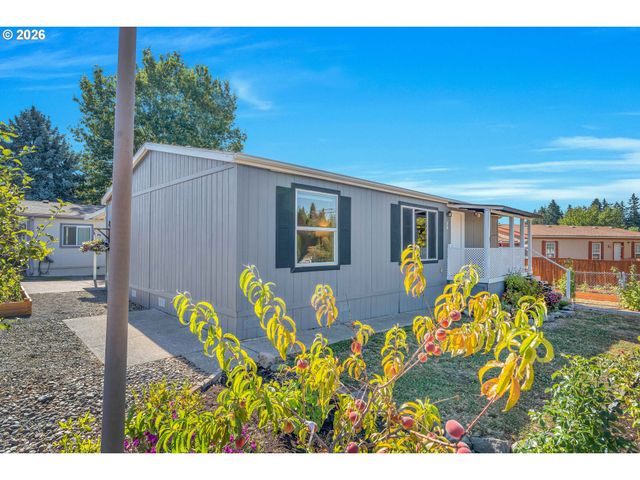 8300 Ne QUATAMA St 28, Hillsboro, OR 97006