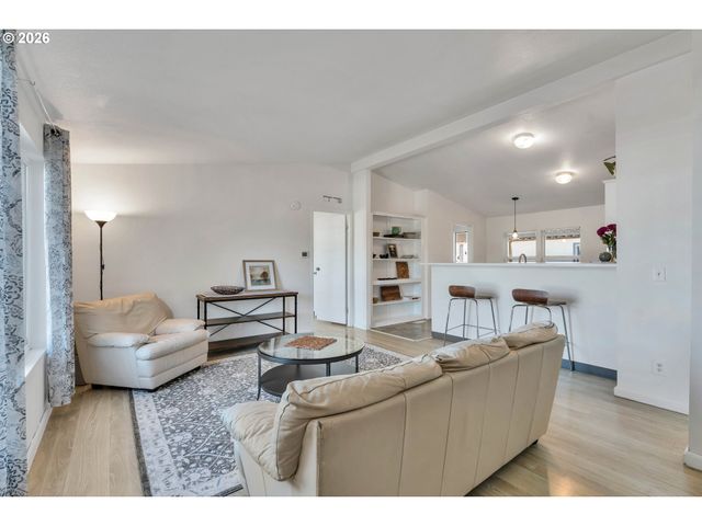 8300 Ne QUATAMA St 28, Hillsboro, OR 97006