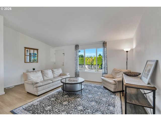 8300 Ne QUATAMA St 28, Hillsboro, OR 97006