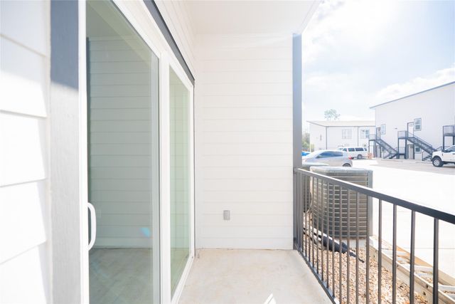 2101 Reinke Road 3205, Waller, TX 77484