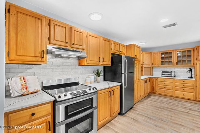 975 Oak Street, Merritt Island, FL 32953