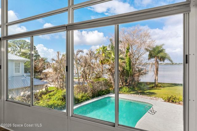 975 Oak Street, Merritt Island, FL 32953