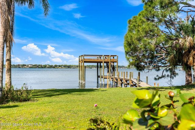 975 Oak Street, Merritt Island, FL 32953