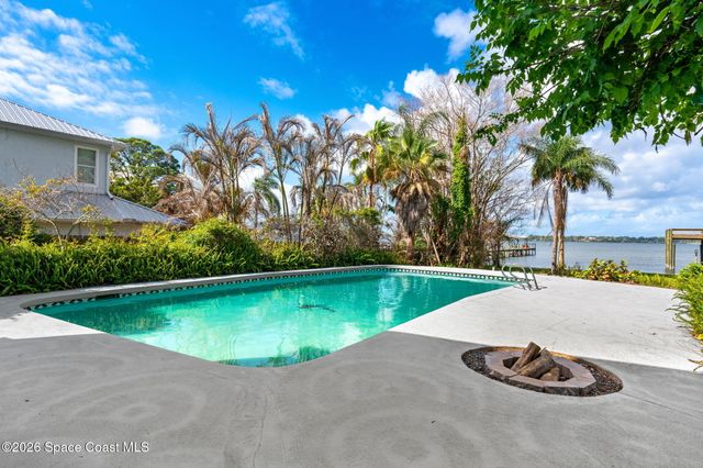 975 Oak Street, Merritt Island, FL 32953