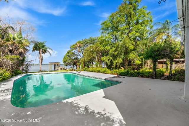 975 Oak Street, Merritt Island, FL 32953