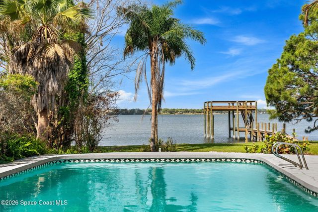 975 Oak Street, Merritt Island, FL 32953