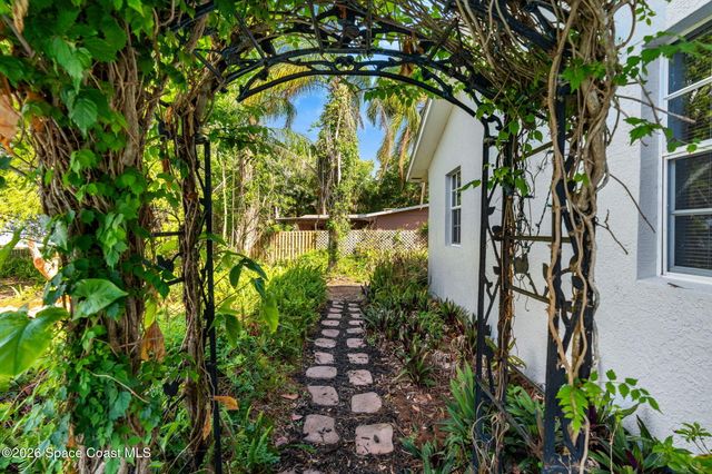 975 Oak Street, Merritt Island, FL 32953