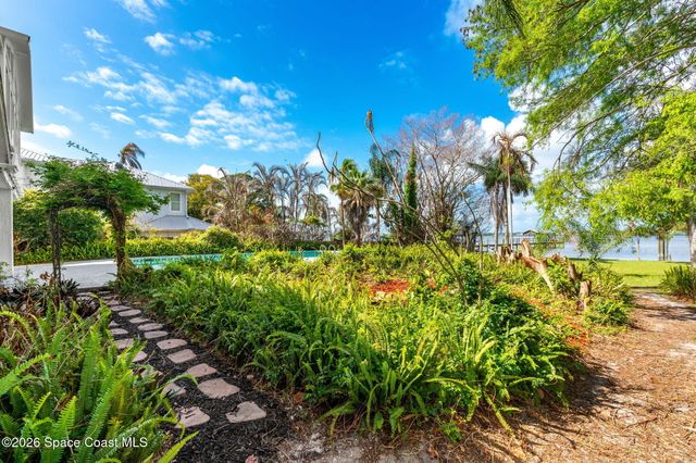 975 Oak Street, Merritt Island, FL 32953