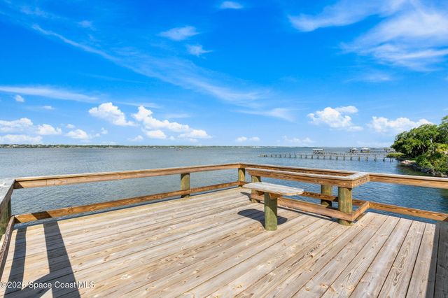 975 Oak Street, Merritt Island, FL 32953