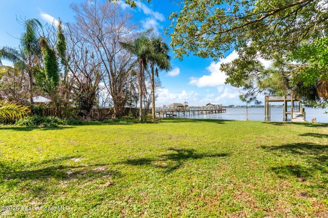 975 Oak Street, Merritt Island, FL 32953