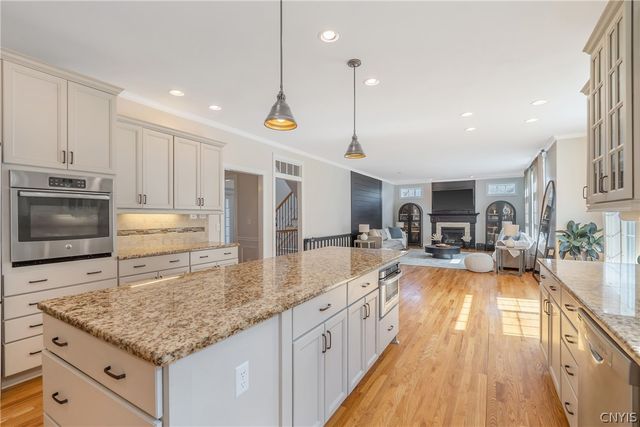 217 Starksboro Drive, Camillus, NY 13031