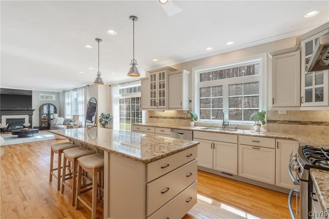 217 Starksboro Drive, Camillus, NY 13031