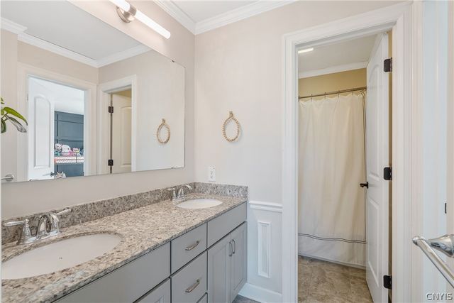 217 Starksboro Drive, Camillus, NY 13031