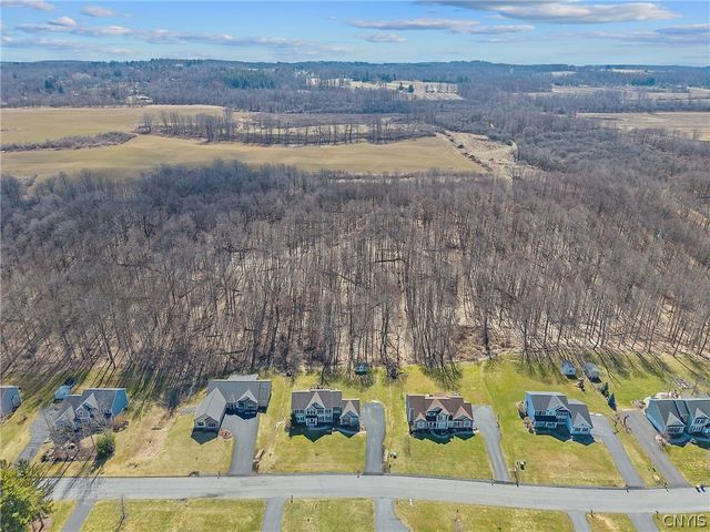 217 Starksboro Drive, Camillus, NY 13031