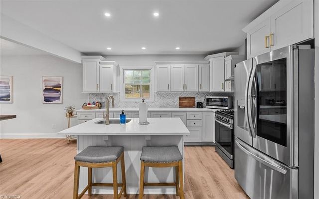 1 Bent Oak Court, Greensboro, NC 27455