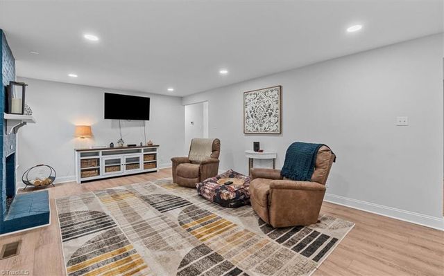 1 Bent Oak Court, Greensboro, NC 27455