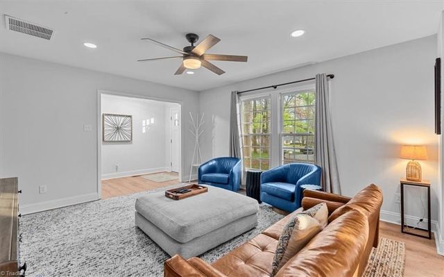 1 Bent Oak Court, Greensboro, NC 27455