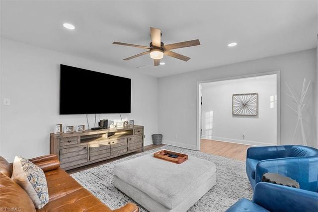 1 Bent Oak Court, Greensboro, NC 27455