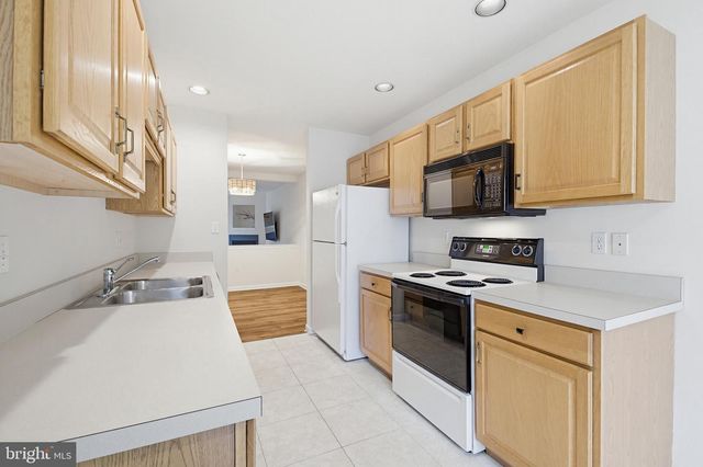 1037 KENT GARDEN, Lititz, PA 17543