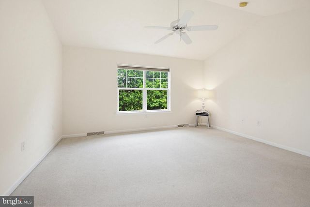 1037 KENT GARDEN, Lititz, PA 17543