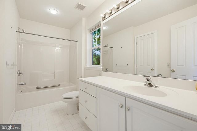 1037 KENT GARDEN, Lititz, PA 17543