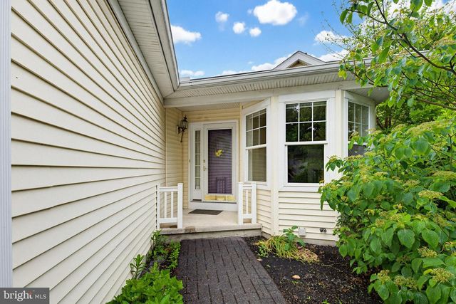 1037 KENT GARDEN, Lititz, PA 17543