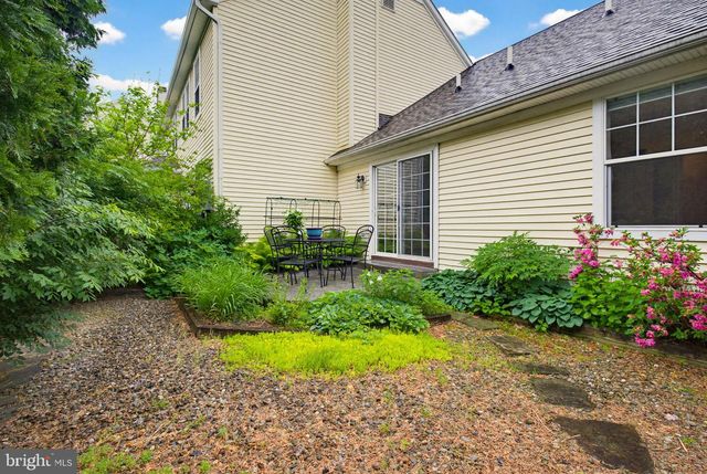 1037 KENT GARDEN, Lititz, PA 17543
