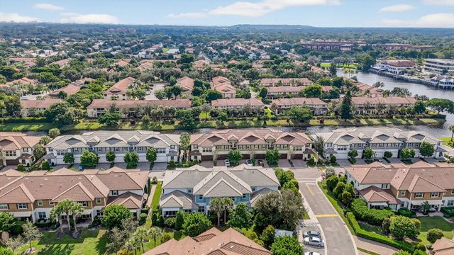 6675 Quiet Wave Trail, Boca Raton, FL 33433