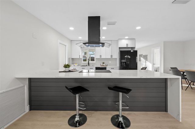 105 12TH STREET SW, Ruskin, FL 33570