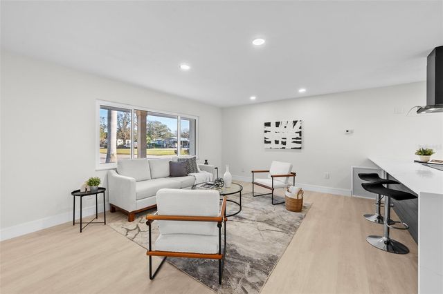 105 12TH STREET SW, Ruskin, FL 33570