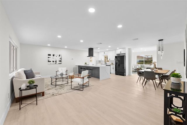 105 12TH STREET SW, Ruskin, FL 33570