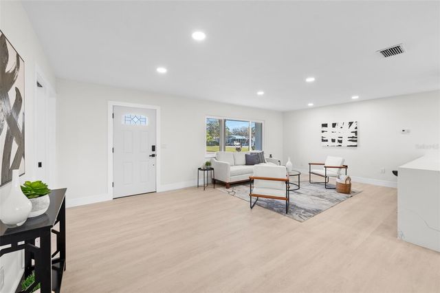 105 12TH STREET SW, Ruskin, FL 33570