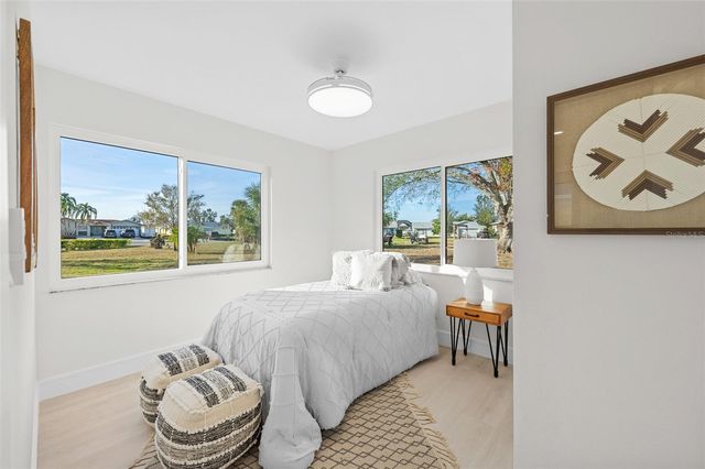 105 12TH STREET SW, Ruskin, FL 33570