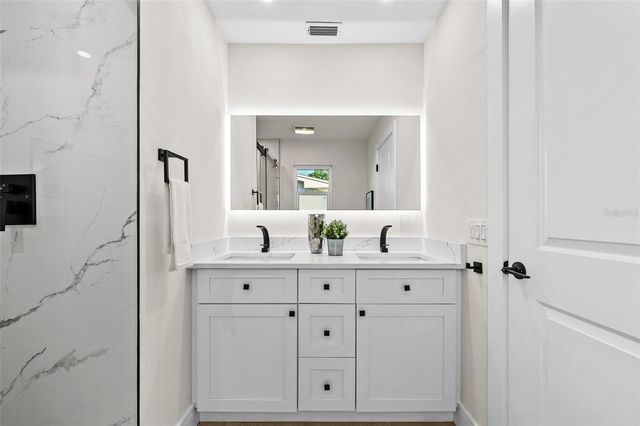 105 12TH STREET SW, Ruskin, FL 33570