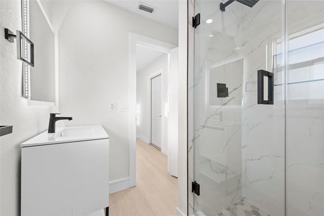 105 12TH STREET SW, Ruskin, FL 33570