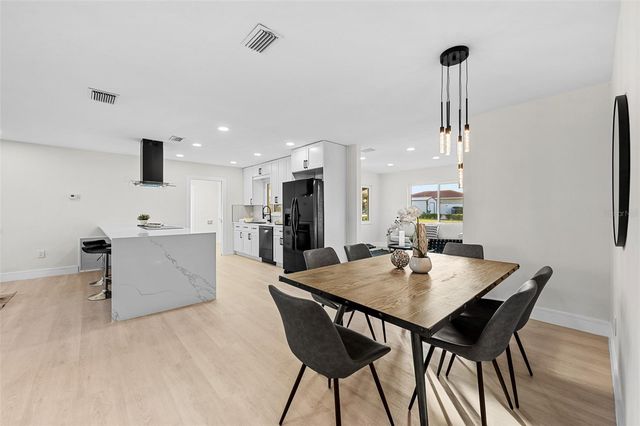 105 12TH STREET SW, Ruskin, FL 33570