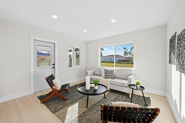 105 12TH STREET SW, Ruskin, FL 33570